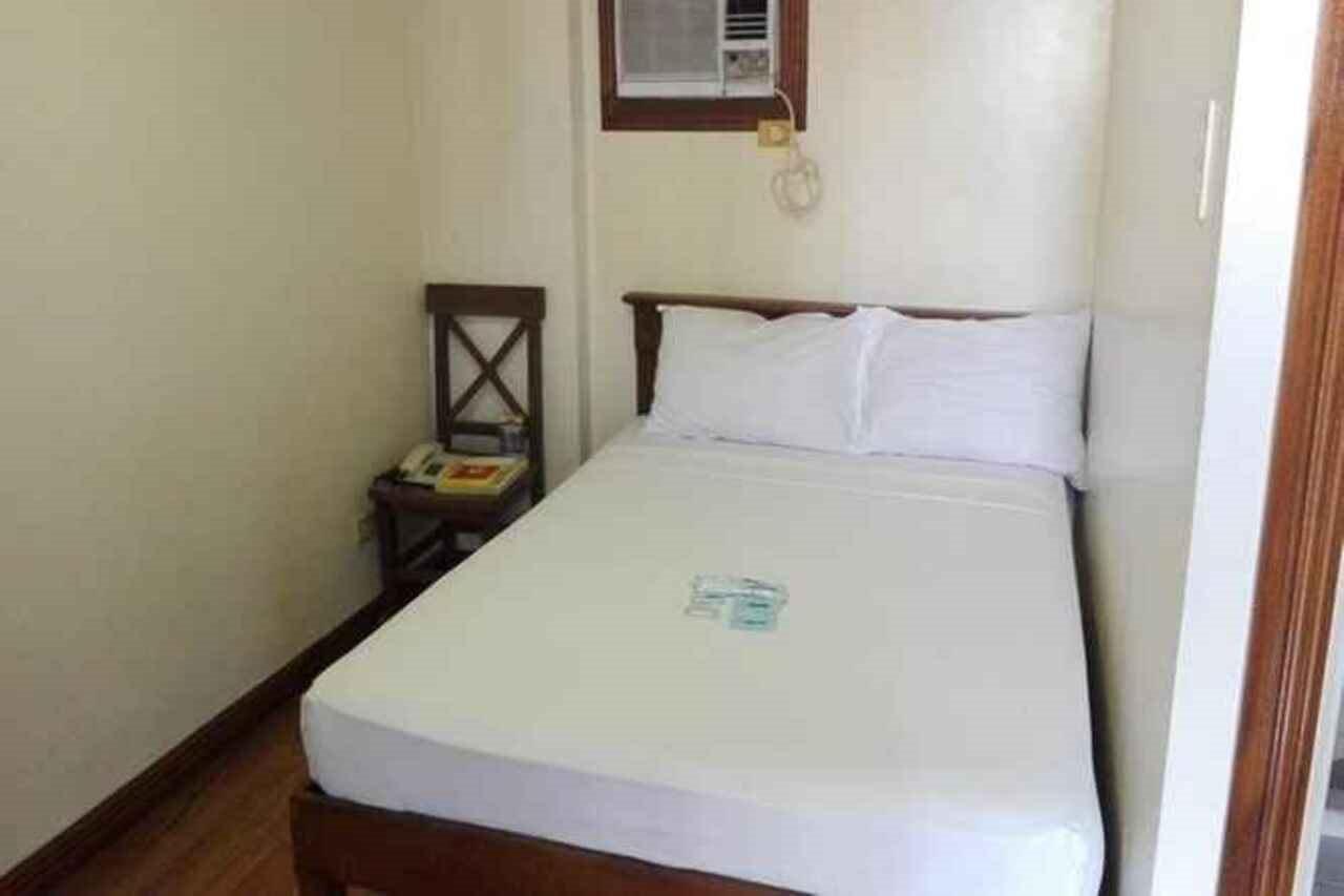 Isabelle Royale Makati Hotell Makati City Eksteriør bilde