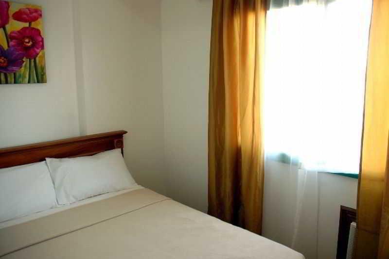 Isabelle Royale Makati Hotell Makati City Eksteriør bilde